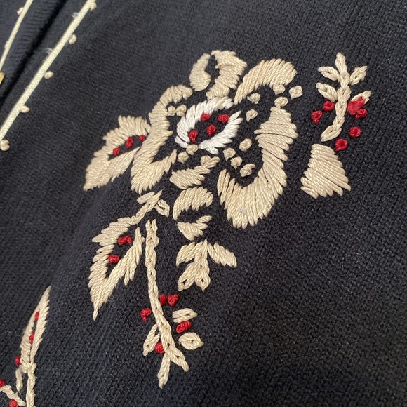 Vintage Jantzen Cottagecore Hand-Embroidered Button Sweater Women's M Timeless - Picture 16 of 16